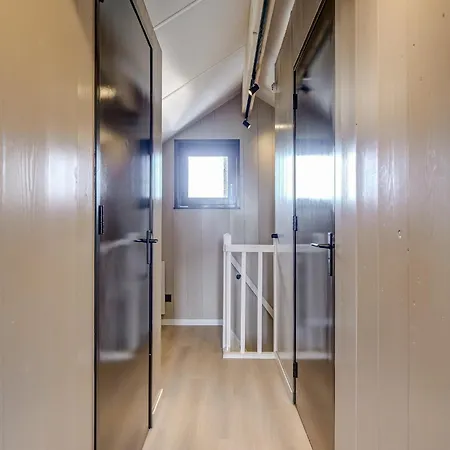 Modern On Dutch Coast With Garden Vakantiehuis