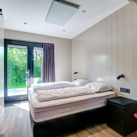 Vakantiehuis Modern On Dutch Coast With Garden