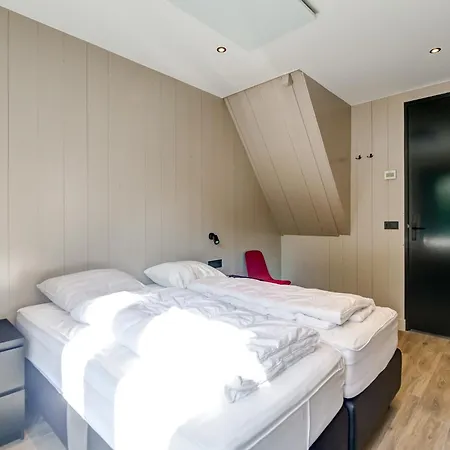 بيت للعطل Modern On Dutch Coast With Garden