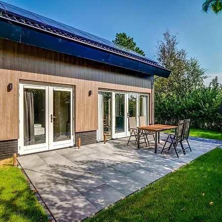 Modern On Dutch Coast With Garden Юлианадорп