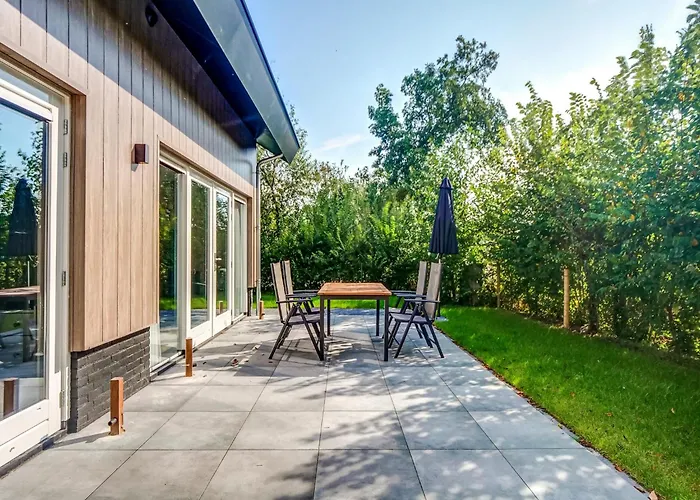 Дом отдыха Modern On Dutch Coast With Garden Юлианадорп