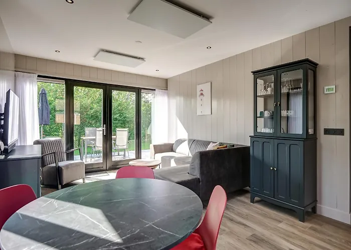 Modern On Dutch Coast With Garden * Юлианадорп