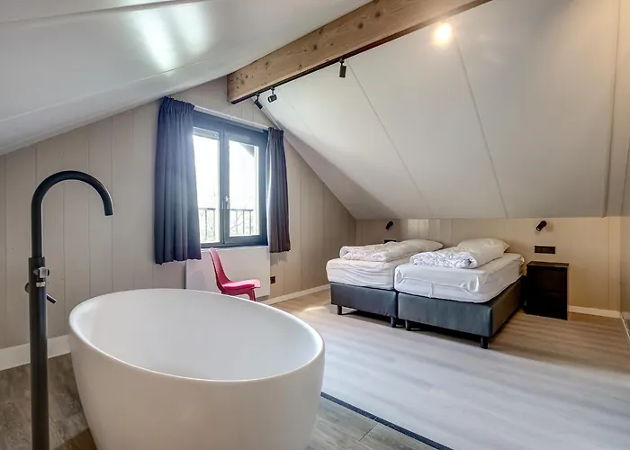 Дом отдыха Modern On Dutch Coast With Garden Юлианадорп