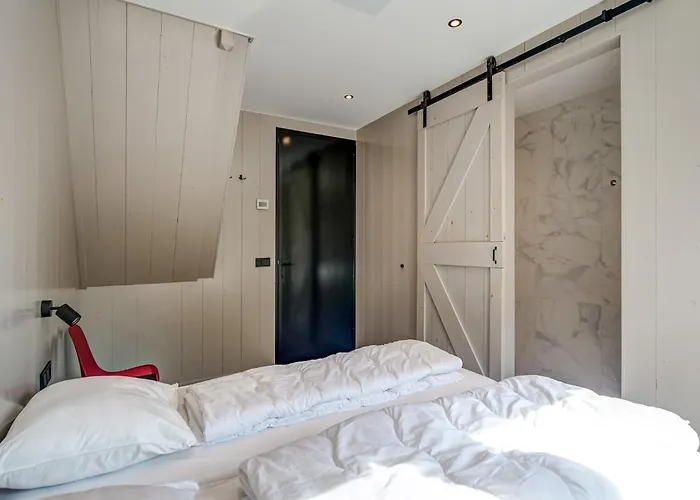 Modern On Dutch Coast With Garden * Юлианадорп